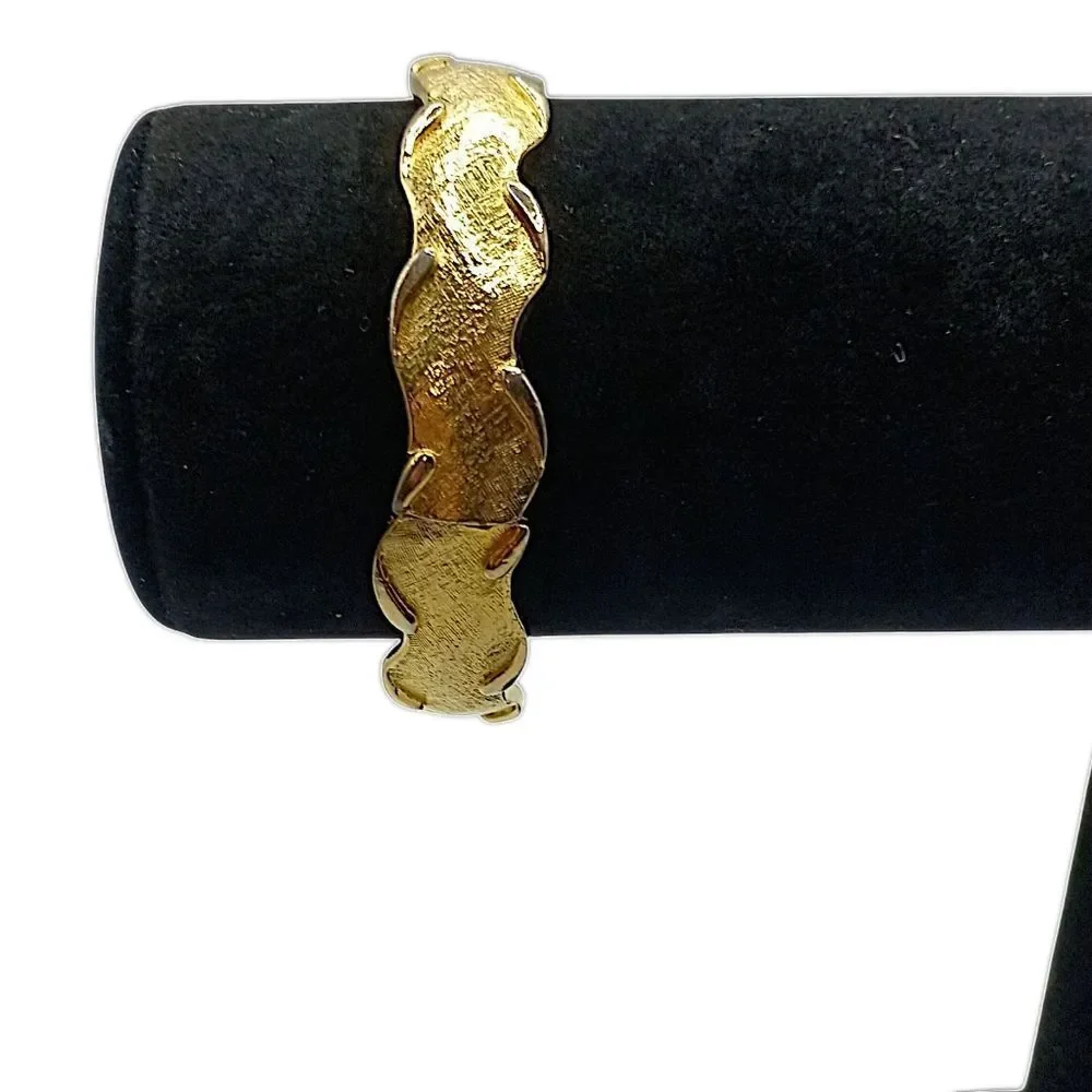 Vintage Clamper Bracelet Bangle Cuff Wave Crown Design Gold Tone Baroque Regency